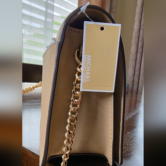 Michael Kors Jet Set Large Leather Tan Crossbody Bag - Picture 4 of 5